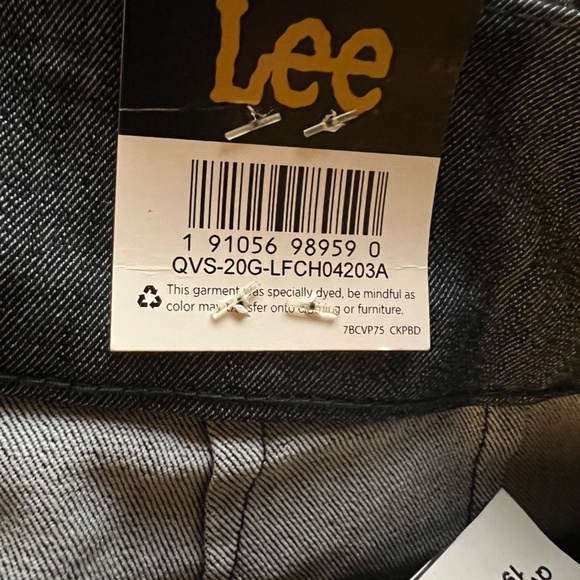 NWT Lee Secretly Shapes Regular Straight Le Mid Rise Pants Size 8 Medium - Picture 3 of 7